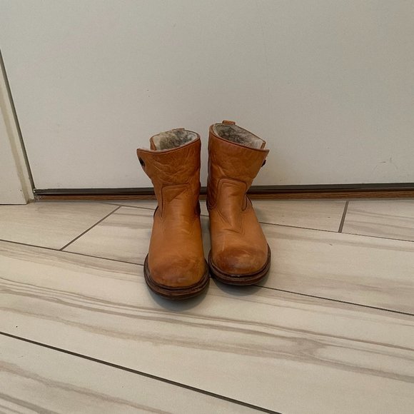 Women's Frye Leather Bootie Shearling Lined - Picture 1 of 10